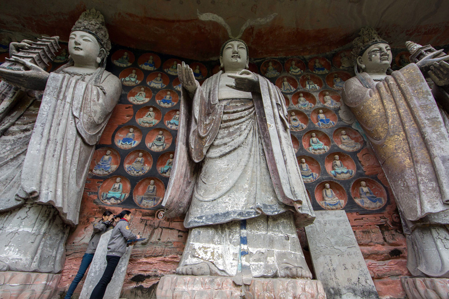 dazu-rock-carvings