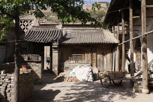 The village is well known among local people for its ancient buildings and culture. Now it’s time to escape from city life and breathe some fresh air. (Photo: CNTV)