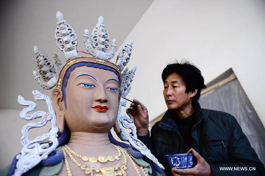 Regong arts industry booming in Qinghai&apos;s Tibetan area