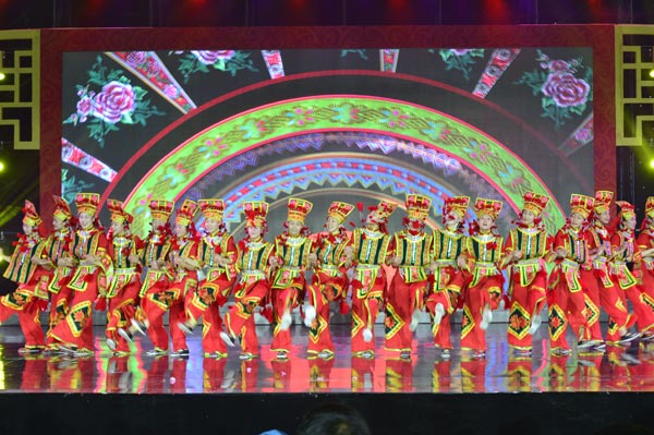 Yunnan brings Lunar New Year show to Laos