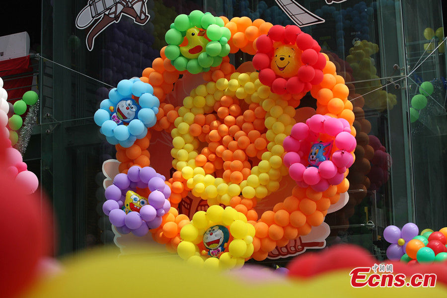 Over 100,000 balloons gather at Shanghai Animation and Comics Museum in Shanghai on July 3, 2014. The Second Shanghai Balloon Carnival, under the theme of cartoon, game and art, will be held here from July 5 to August 24. [Photo/Ecns.cn]